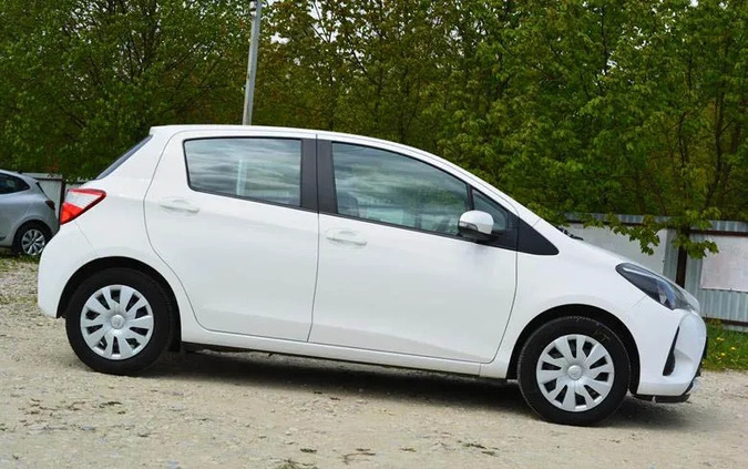 Toyota Yaris cena 47900 przebieg: 136000, rok produkcji 2020 z Sępólno Krajeńskie małe 379